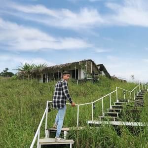 Meet your Posher, Hoang